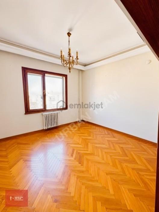 Feneryolunda Net 160 M² 3+1 | 45 M² Salon 25 M² Mutfak - 13