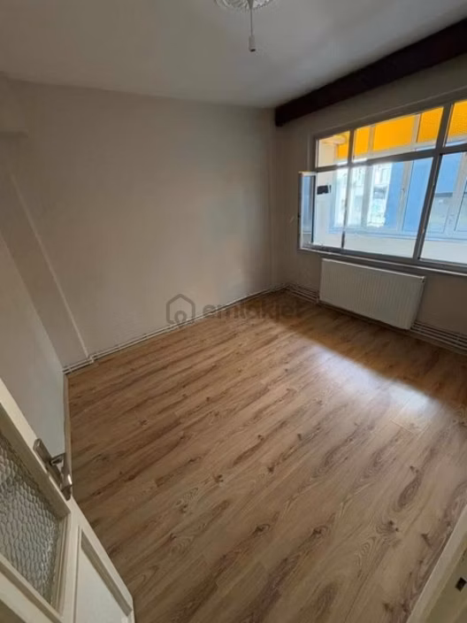 Cevik Alt Sokak'ta Memur/polis'e Kiralık 2+1 Daire (115m²) - 6