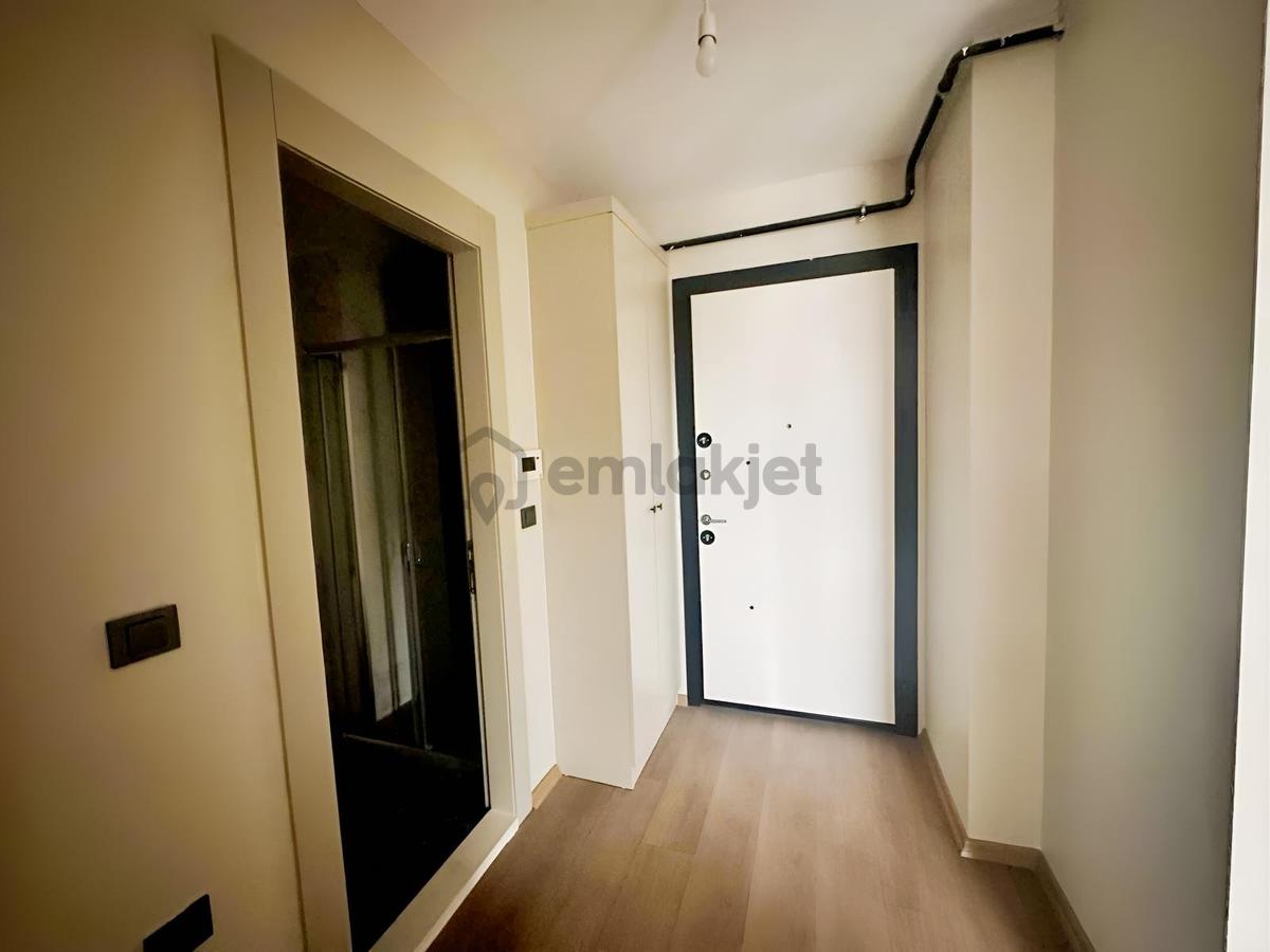 Kiralık 1+1 Cumhuruyet Mah 1 Kat - 6