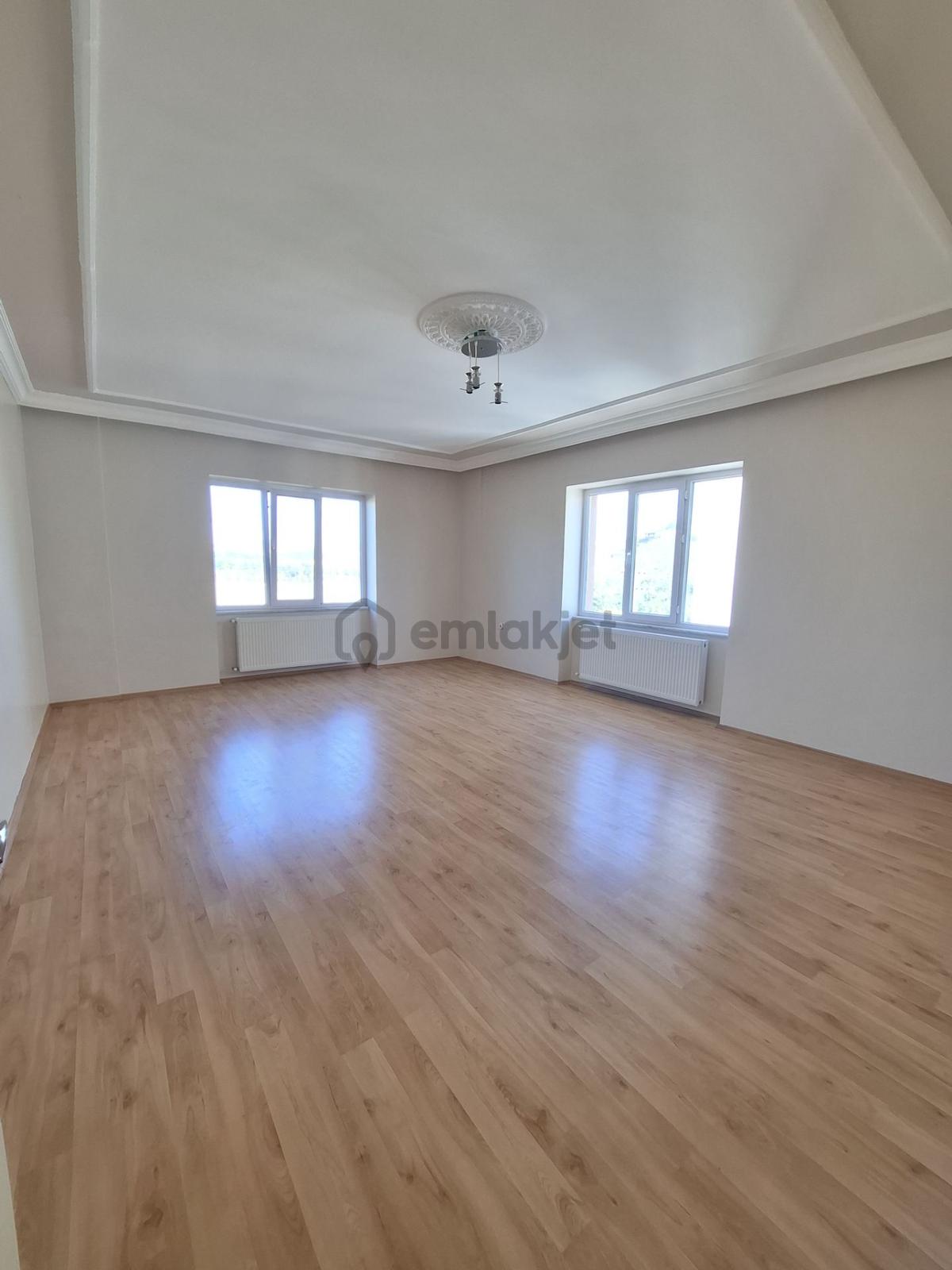 Çünür Mahallesinde 3+1 Ara Kat Satılık Daire - 4