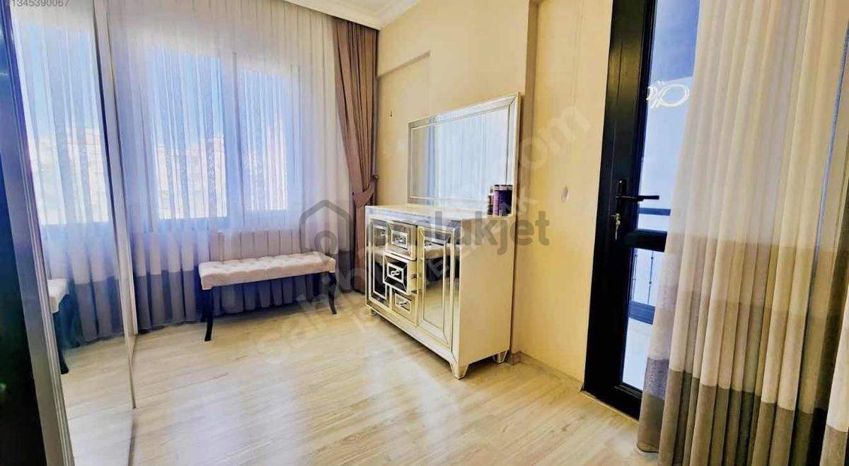Balçova Site İçerisinde Asansörlü Otoparklı Arakat Daire - 30
