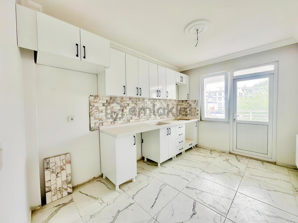 Doradan Edremitte Sıfır Geniş M2 3+1 Ön Cephe Ara Kat Daire - 35