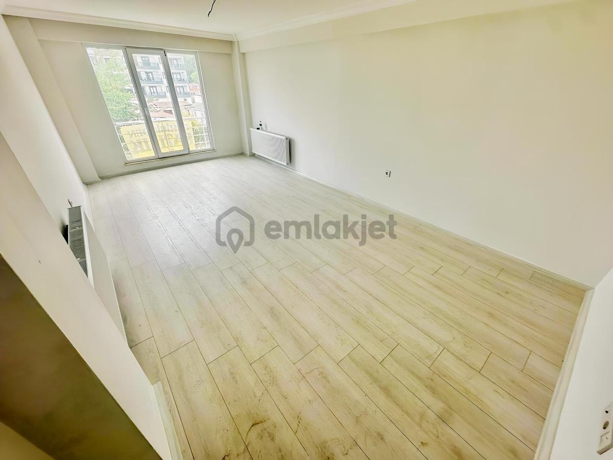 Doradan Edremitte Sıfır Geniş M2 3+1 Ön Cephe Ara Kat Daire - 14