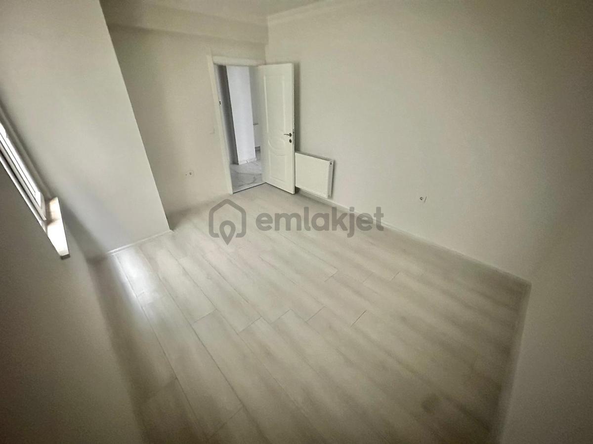 Doradan Edremitte Sıfır Geniş M2 3+1 Ön Cephe Ara Kat Daire - 28