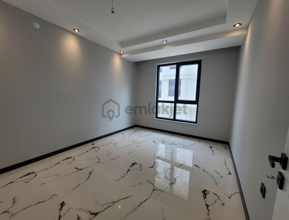 Camlıca Mah Sıte Icerısınde Genıs Net 155m² 3+1 Ozel Garajlı - 18