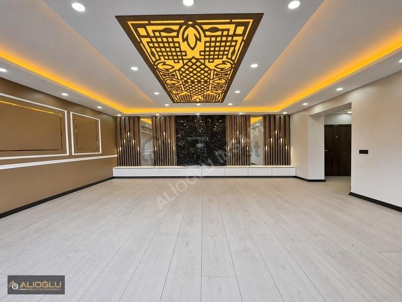 Site İçerisinde Metrobüse Yakın Güvenlikli 2+1 Satılık Daire - 10
