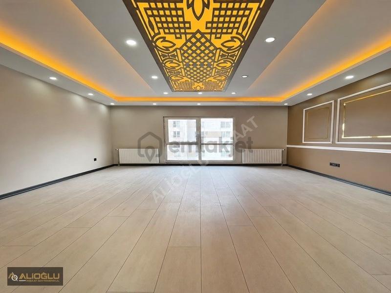 Site İçerisinde Metrobüse Yakın Güvenlikli 2+1 Satılık Daire - 9