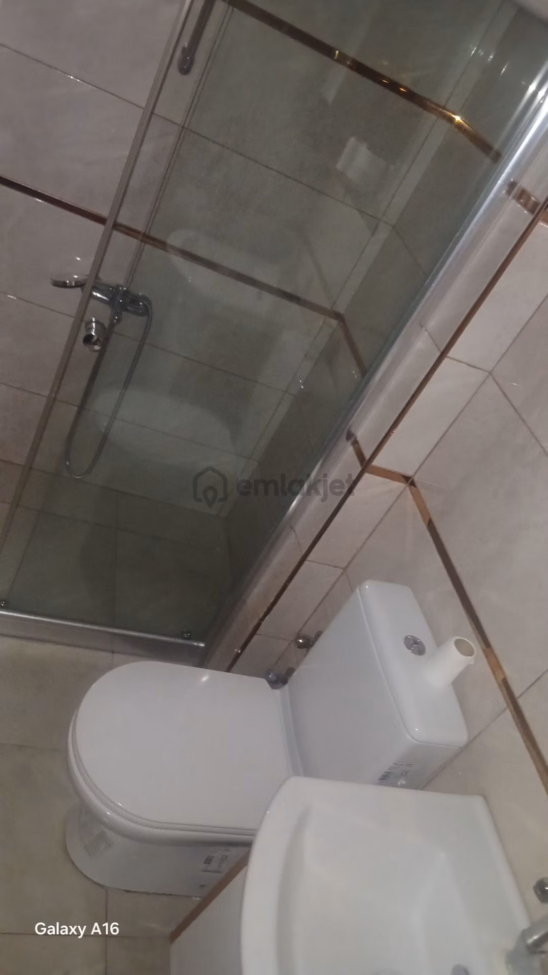 Kiralık Daire 17.sokakta Yeni Bina - 18