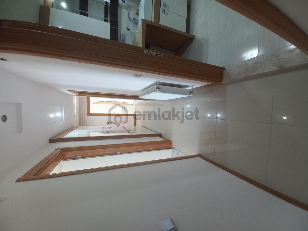 Yenişafakta Kiralık 3+1 Arakat Daire - 4