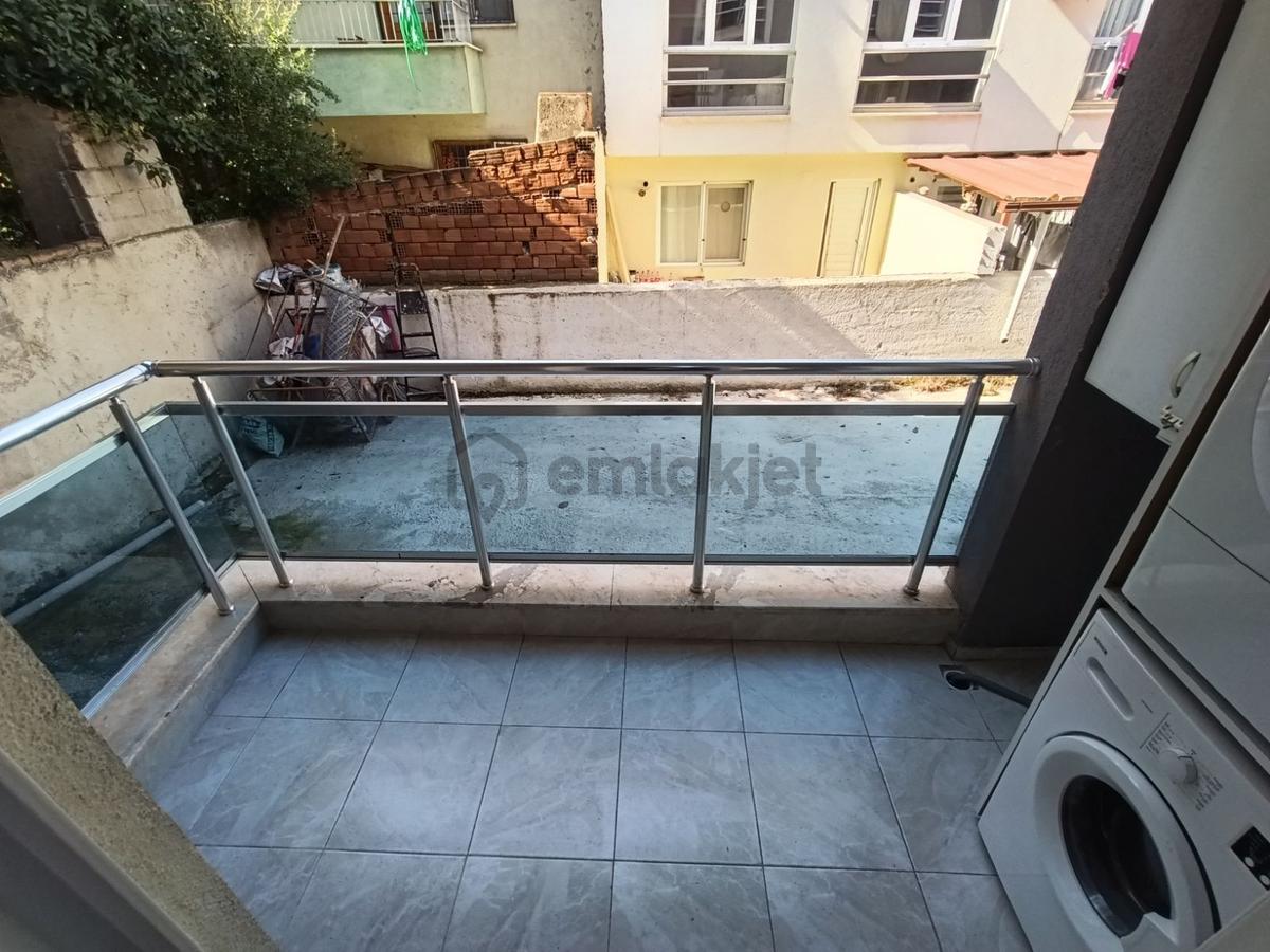 Çınarın Hemen Alt Tarafında 2+1 - 4