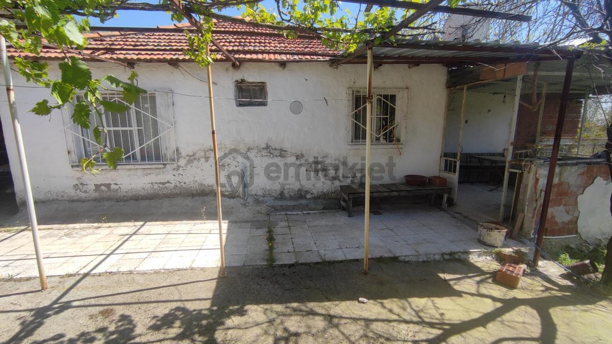 37 Bergama Akcenger Köyün'de Satılık Köy Evı - 3