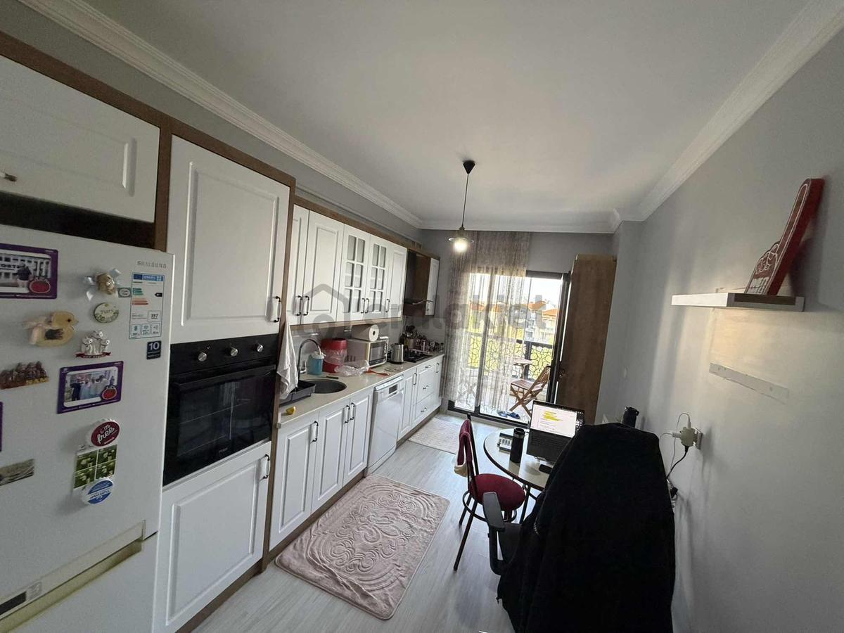 Coldwell Banker Poyraz'dan Mithatpaşada Satılık 2+1 Daire - 13