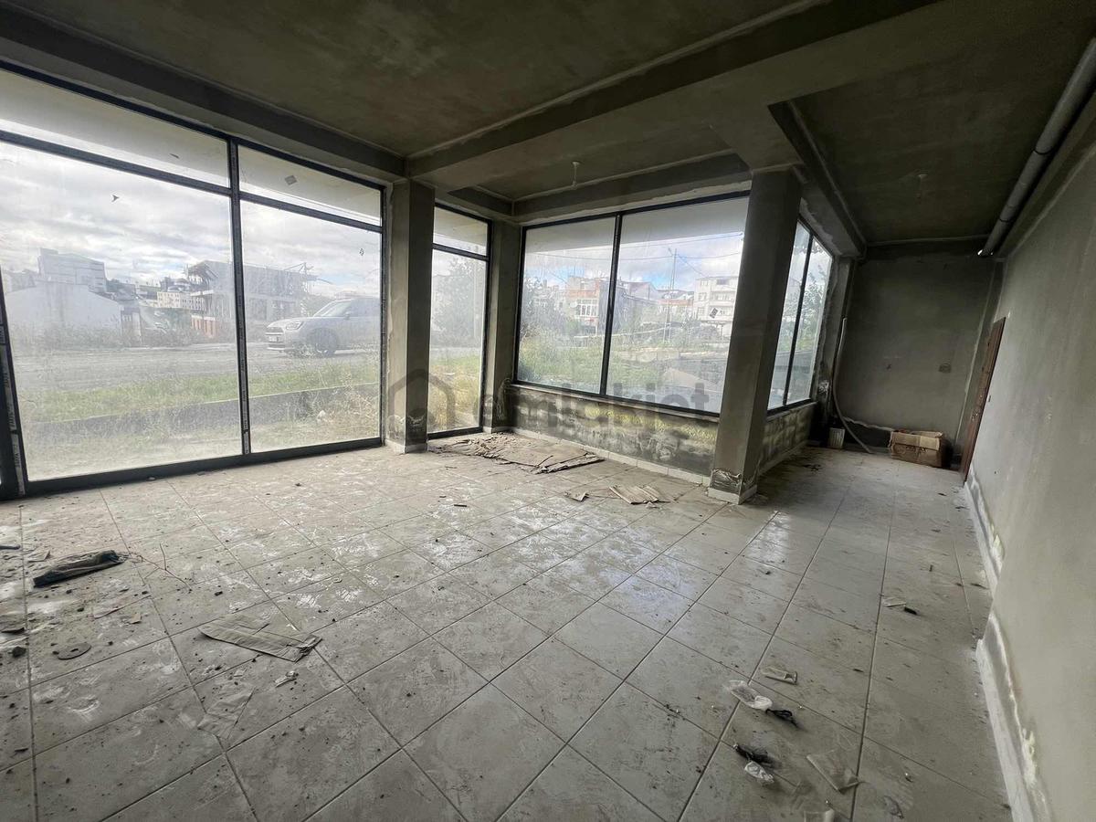 Taşoluk Caddesinde 2 Katlı Kiralık Dükkan - 19