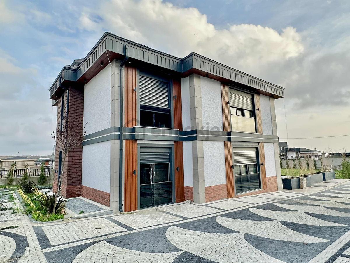 [kassel Yapı] 700m2 Bahçe - Havuz - 4+1 - Fırsat Villa !! - 4