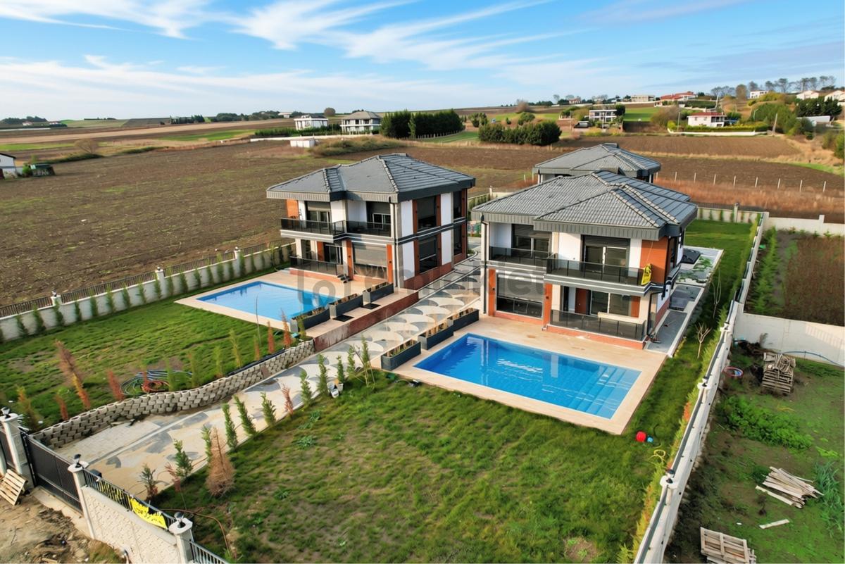 [kassel Yapı] 700m2 Bahçe - Havuz - 4+1 - Fırsat Villa !! - 34
