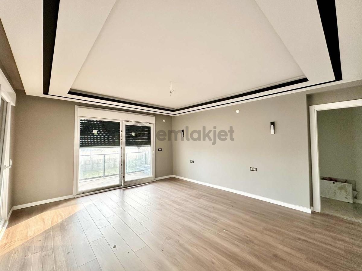 [kassel Yapı] 700m2 Bahçe - Havuz - 4+1 - Fırsat Villa !! - 25