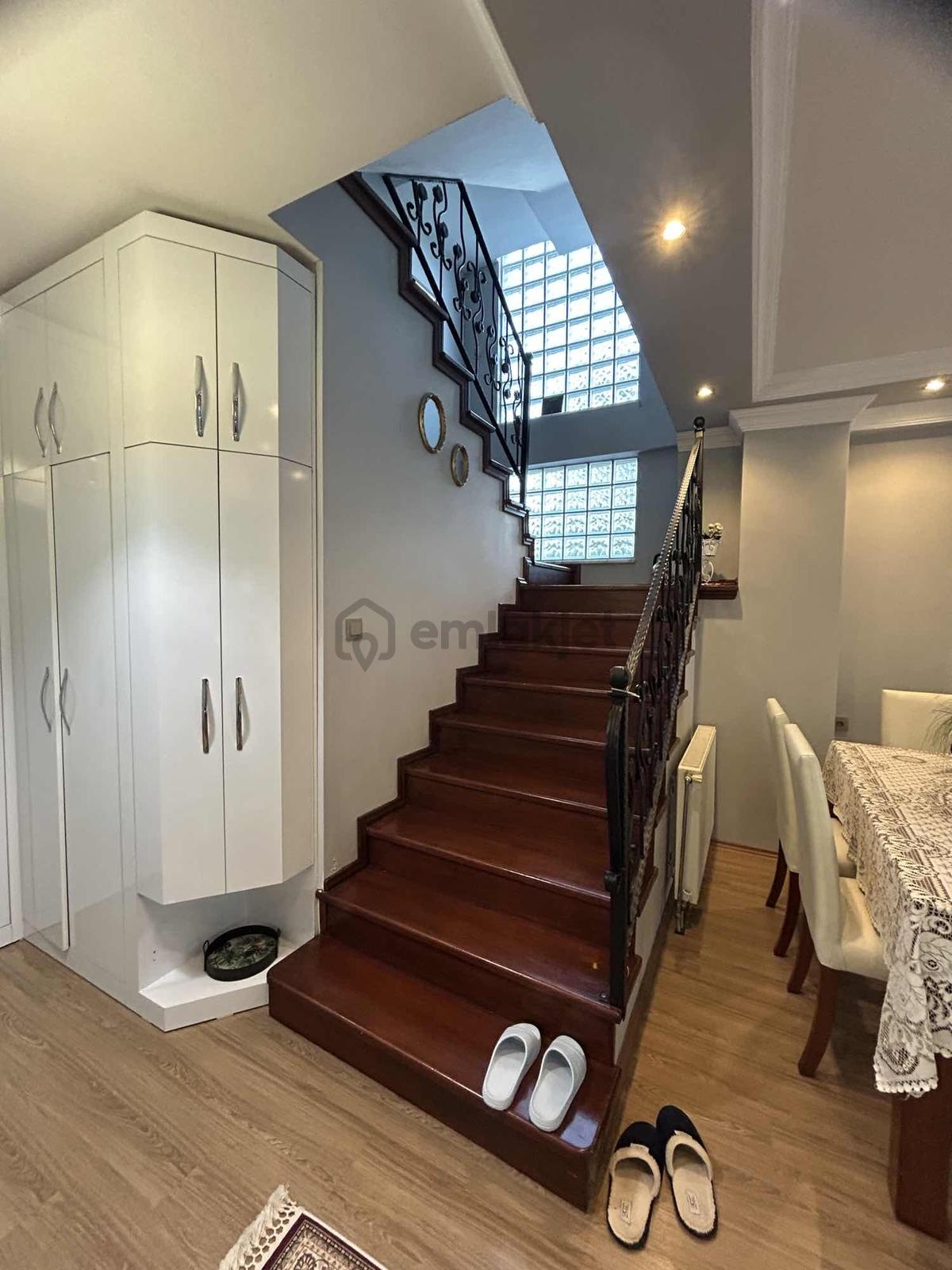 Gölçayır Mh Villa Ve 2300 M2 Arsa İle - 35