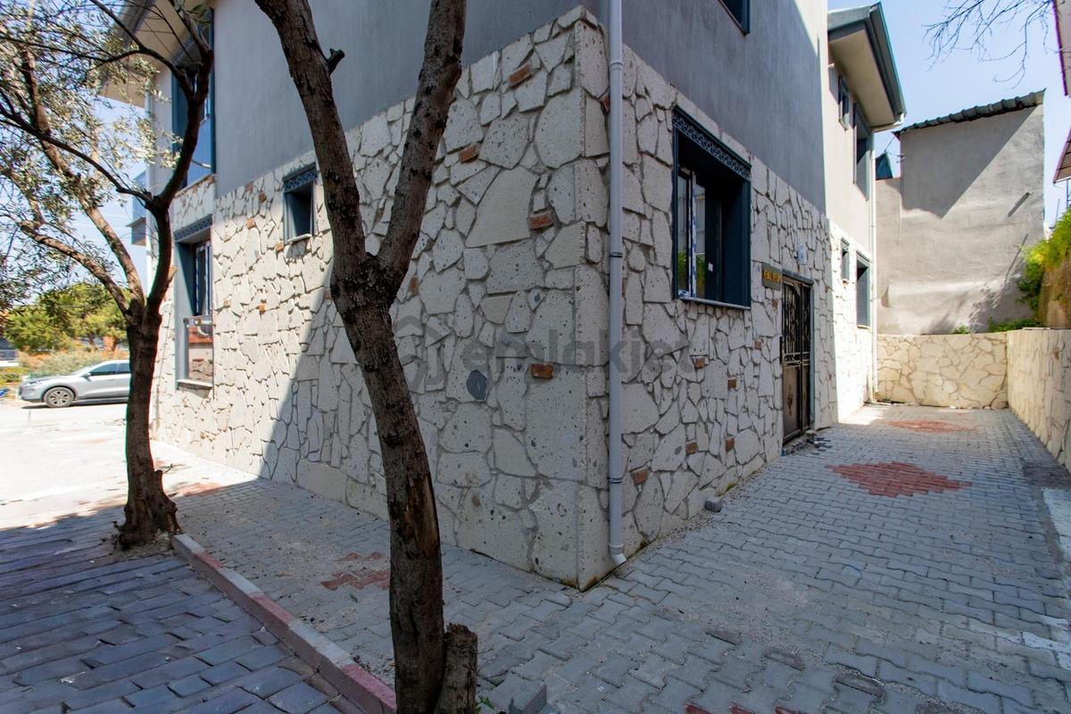 Foça Kazım Dirik Mah. Merkezi Konumda Satılık 1+1 Daire - 22