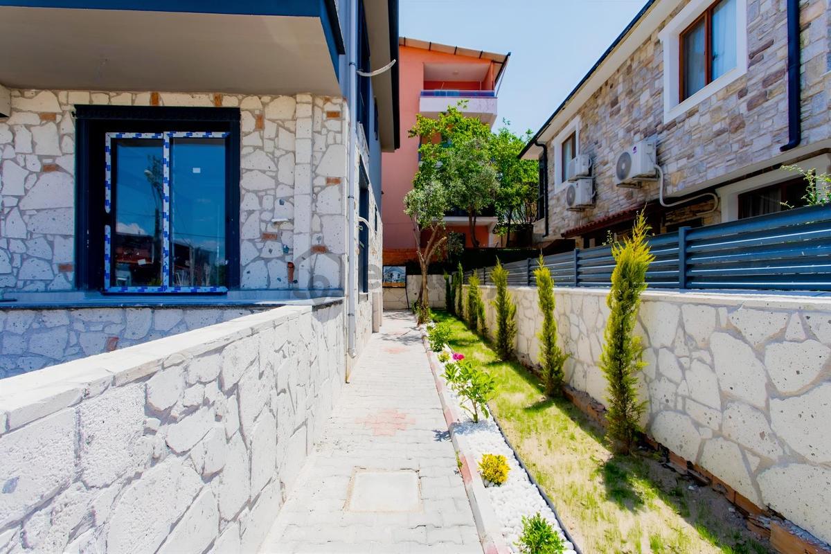 Foça Kazım Dirik Mah. Merkezi Konumda Satılık 1+1 Daire - 3