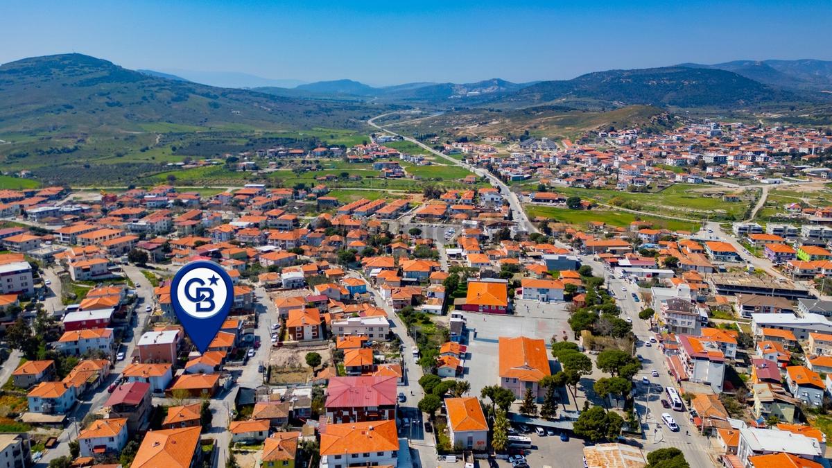 Foça Kazım Dirik Mah. Merkezi Konumda Satılık 1+1 Daire - 33