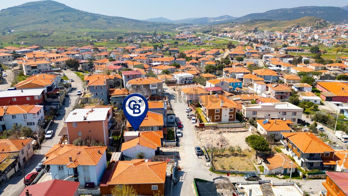 Foça Kazım Dirik Mah. Merkezi Konumda Satılık 1+1 Daire - 31