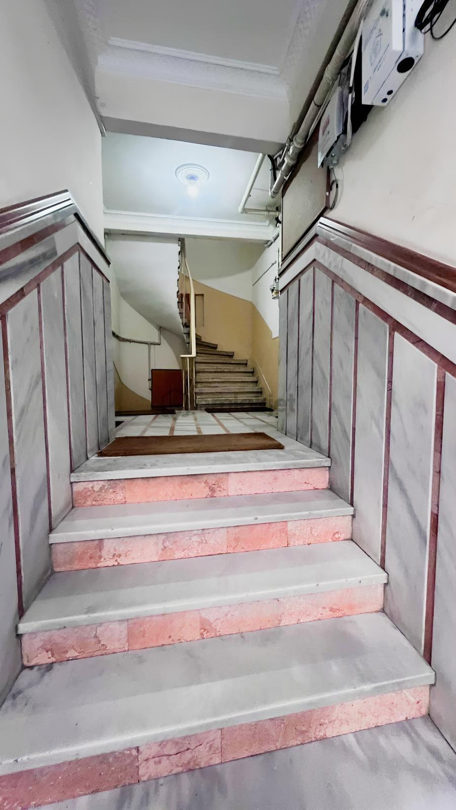 Şişli'de Yatırımlık 1+1 Bahçe Katı Satılık Daire - 14