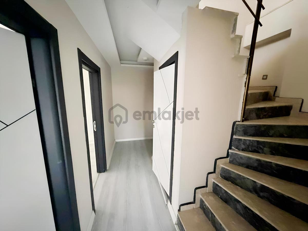 50 Remax Best Ofisinden Salimbey'de 4+1 Dublex - 10