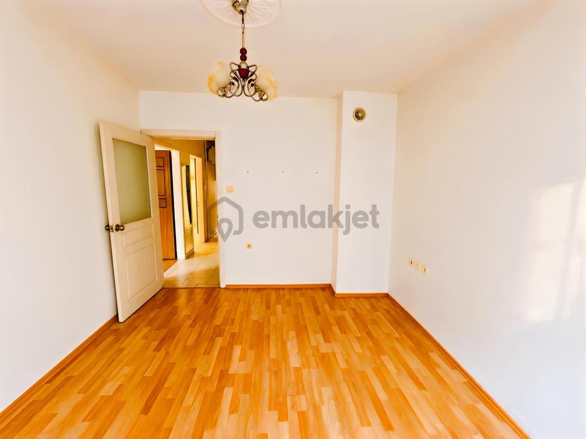 Zafer Sitesinde 3+1 Fırsat Daire - 11