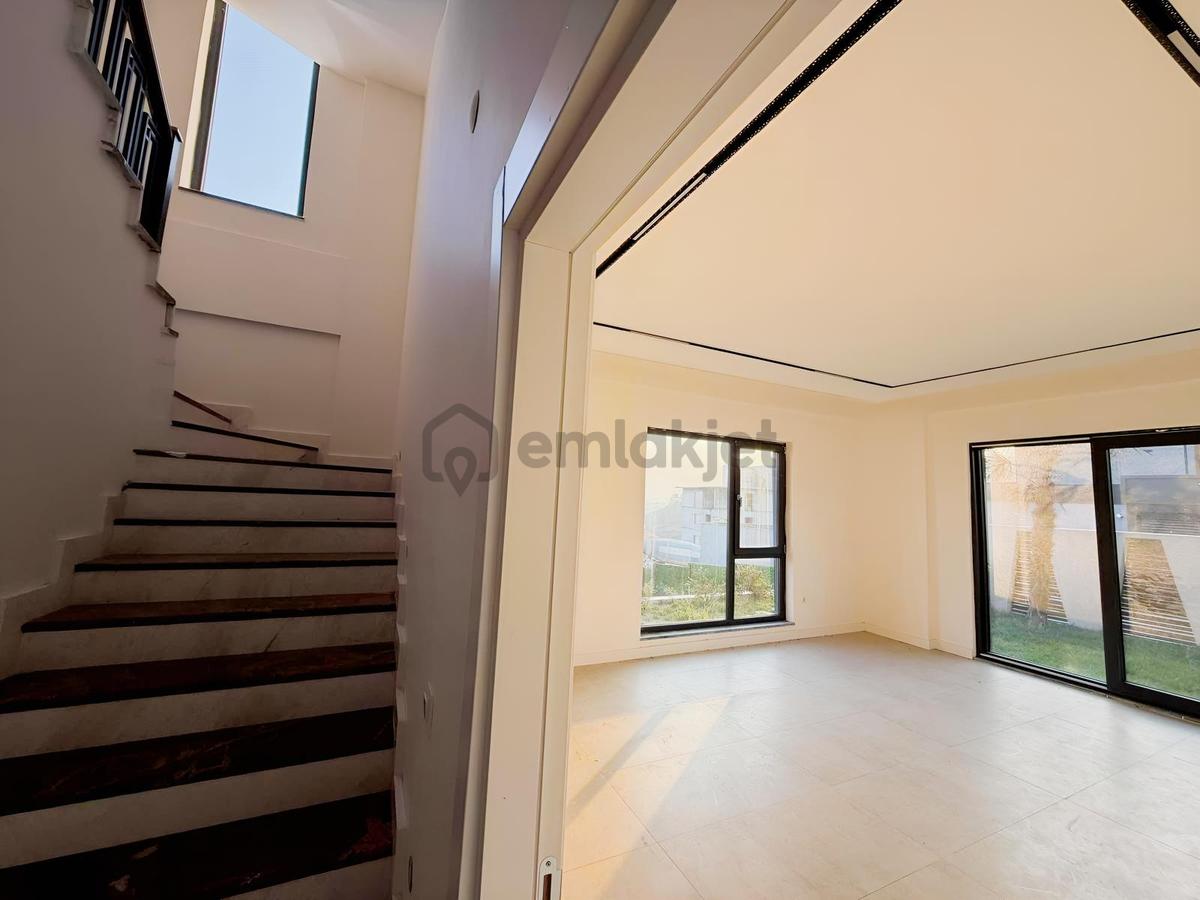 Serdivan 4+1 Satılık Villa Muhteşem Konum - 35