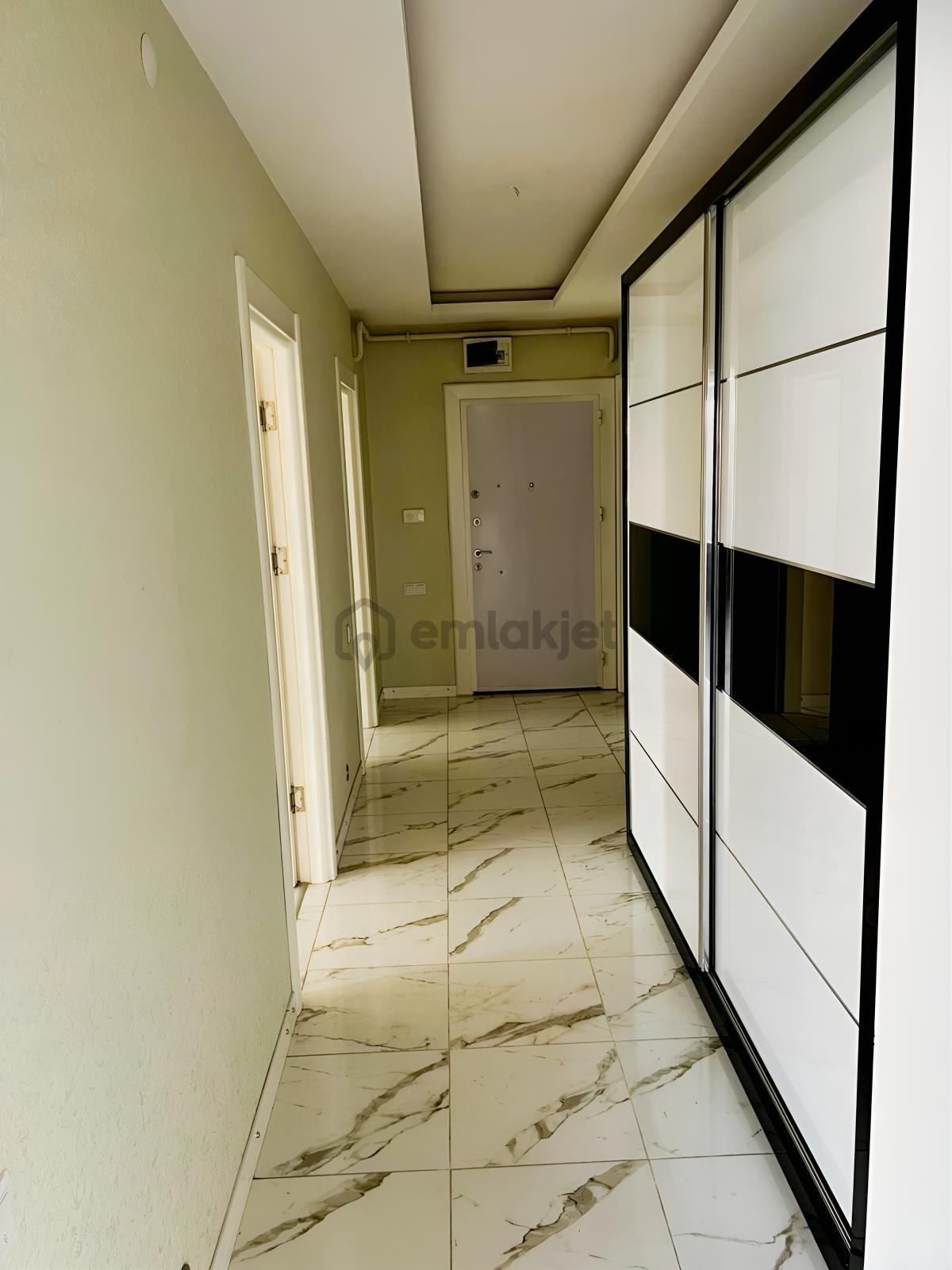 Afyon Özsu Emlak'tan Uydukentte 4+1 Site İçerisinde Kiralık - 5