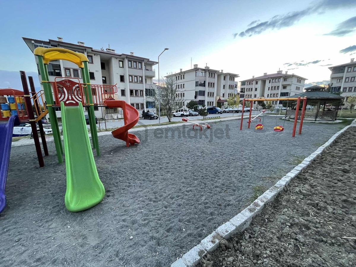 Tuncaygül'den Satılık 2+1 Ara Kat Daire | Geçit 2. Etap Toki - 9