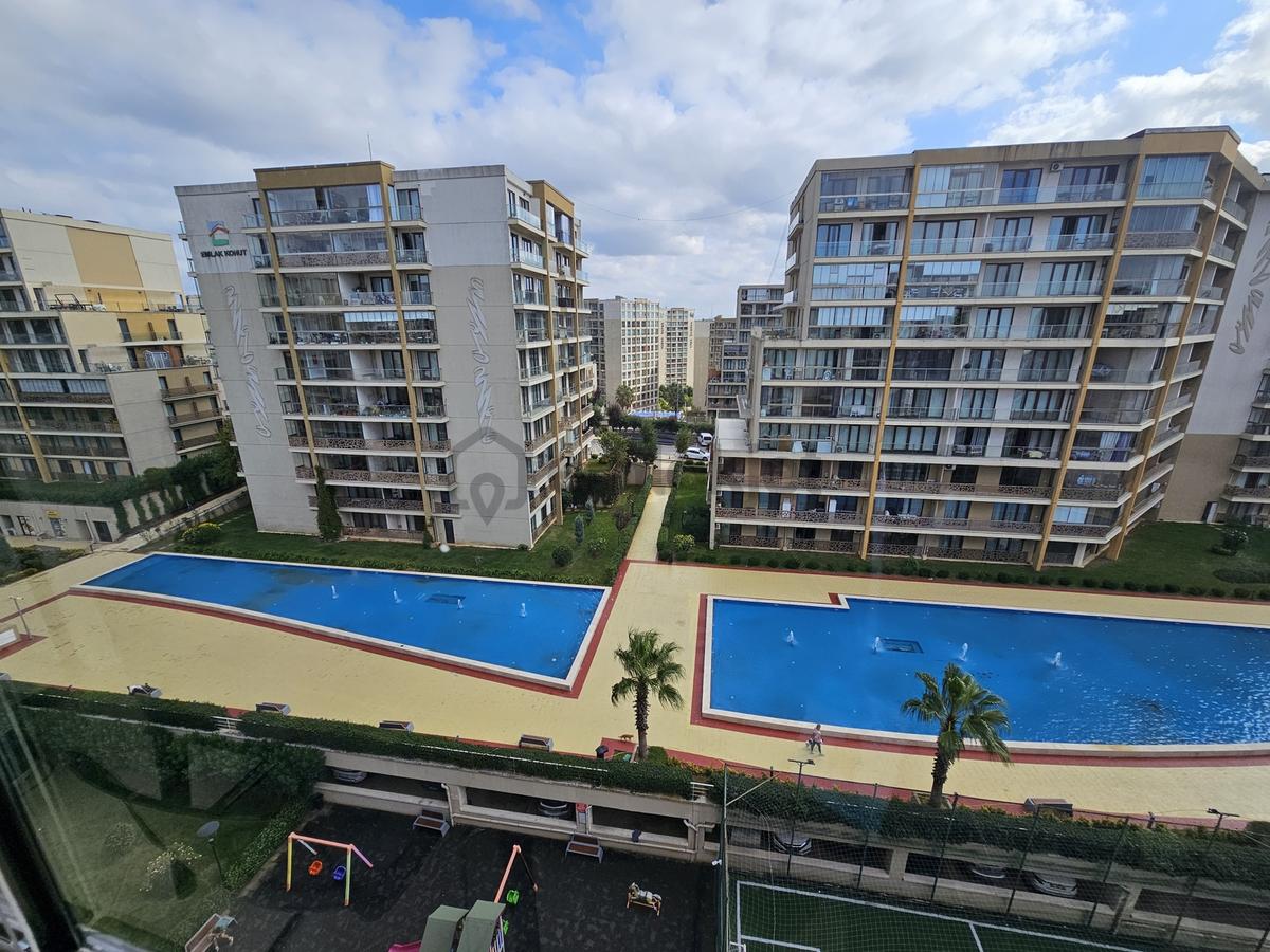 Evora B'de Kat Bahçesi Odaya Çevrilmiş Havuz Manzaralı