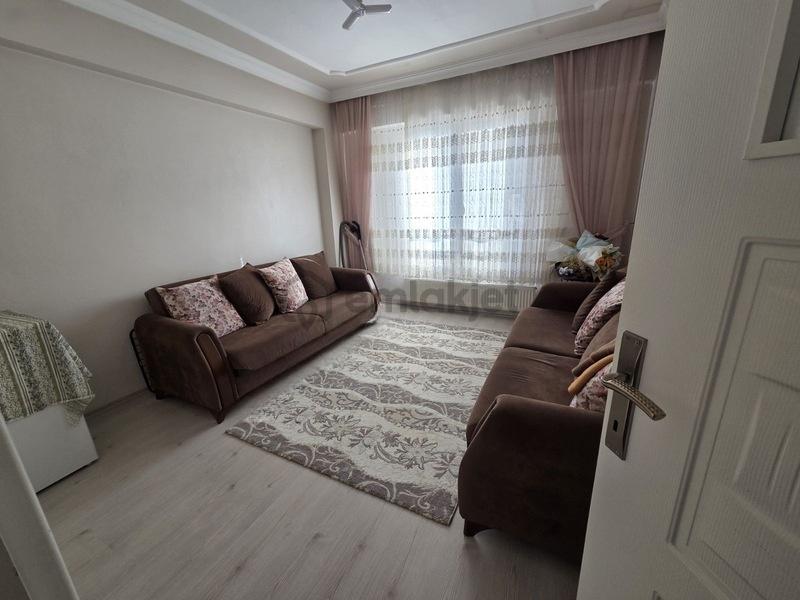 Fuzul Eminevime Uygun 3+1 Cam Balkonlu Ferah Daire - 3