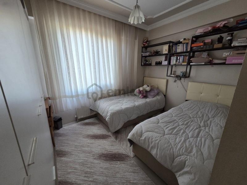 Fuzul Eminevime Uygun 3+1 Cam Balkonlu Ferah Daire - 11