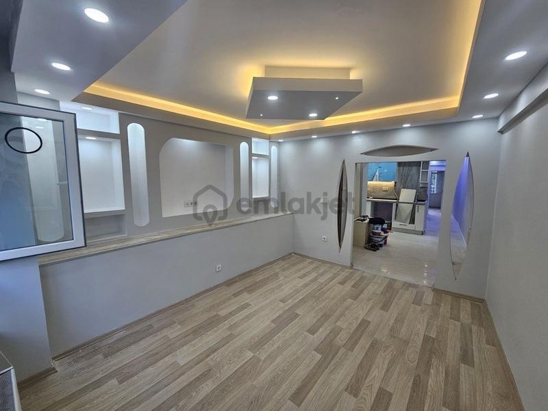 Üsküdar Merkez'de 2+1 Lüks Daire -balkonlu,çift Cepheli,1.kat - 2
