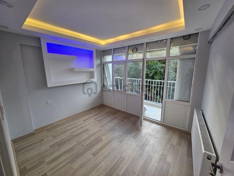 Üsküdar Merkez'de 2+1 Lüks Daire -balkonlu,çift Cepheli,1.kat - 10