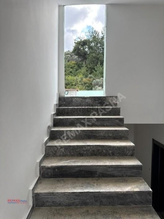 Kuşadası Davutlar'da Yatay Mimari 1+1 Satılık Daire - 17