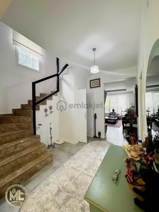 Acil Satılık Cadde Üstü 4,5+1 Lüx Butik Villa - 30