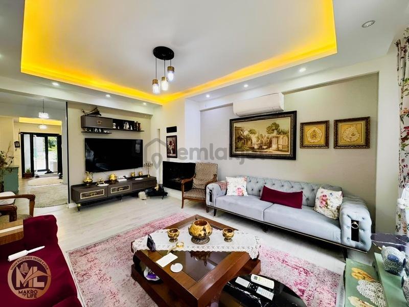 Acil Satılık Cadde Üstü 4,5+1 Lüx Butik Villa - 2