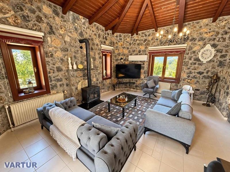 Fethiye Üzümlü 'de Satılık Taş Villa - 7