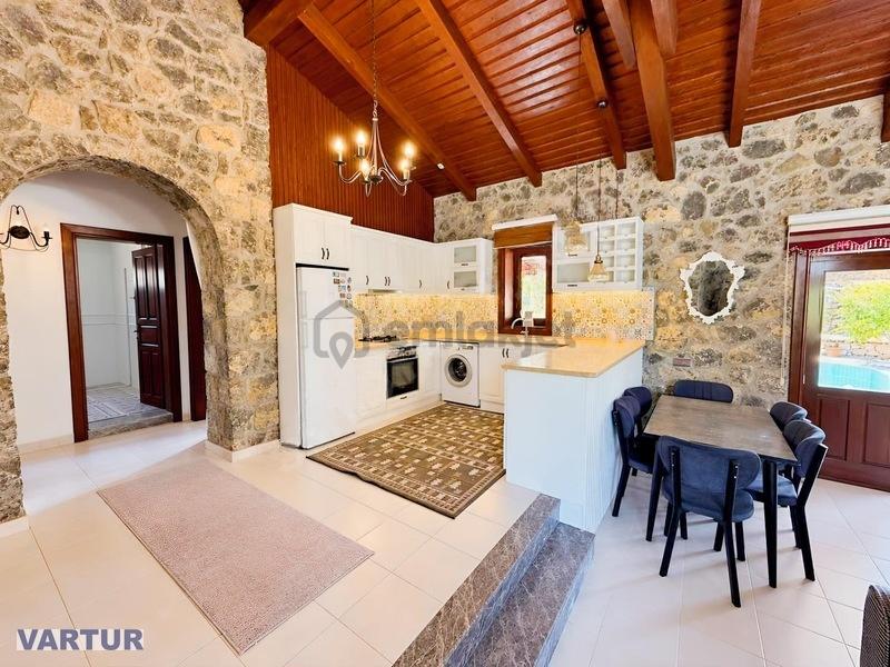 Fethiye Üzümlü 'de Satılık Taş Villa - 20