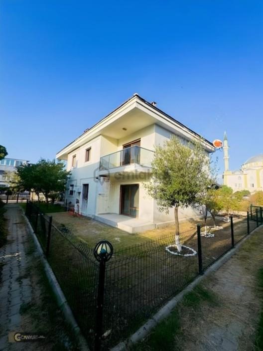 Foça Canyurt Gayrimenkulden Satılık 3+1 Villa