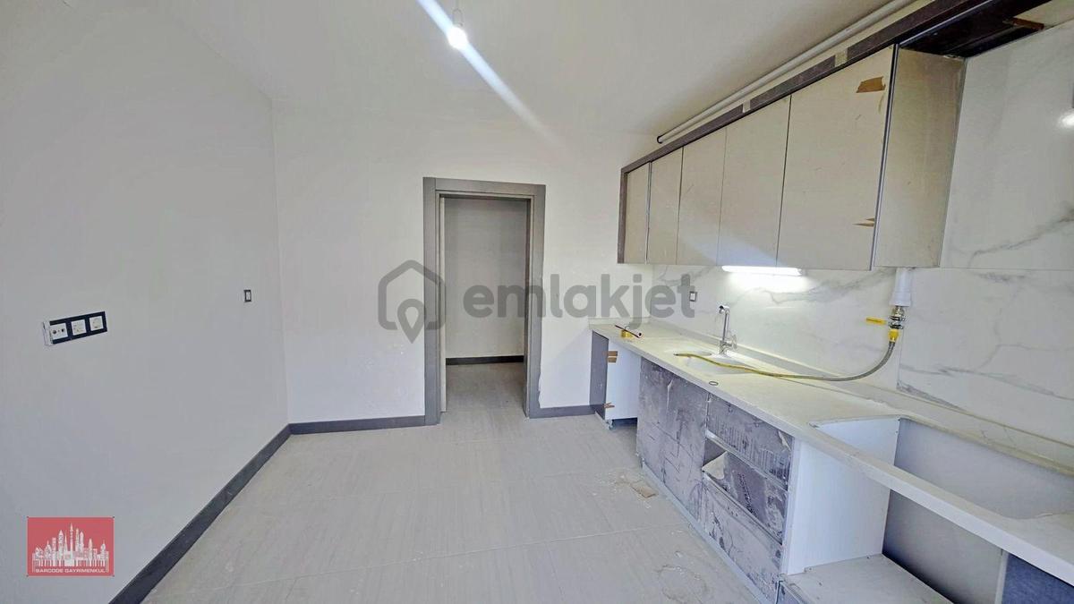 Esentepe Mahallesinde 3+1 Ara Kat Daire - 18