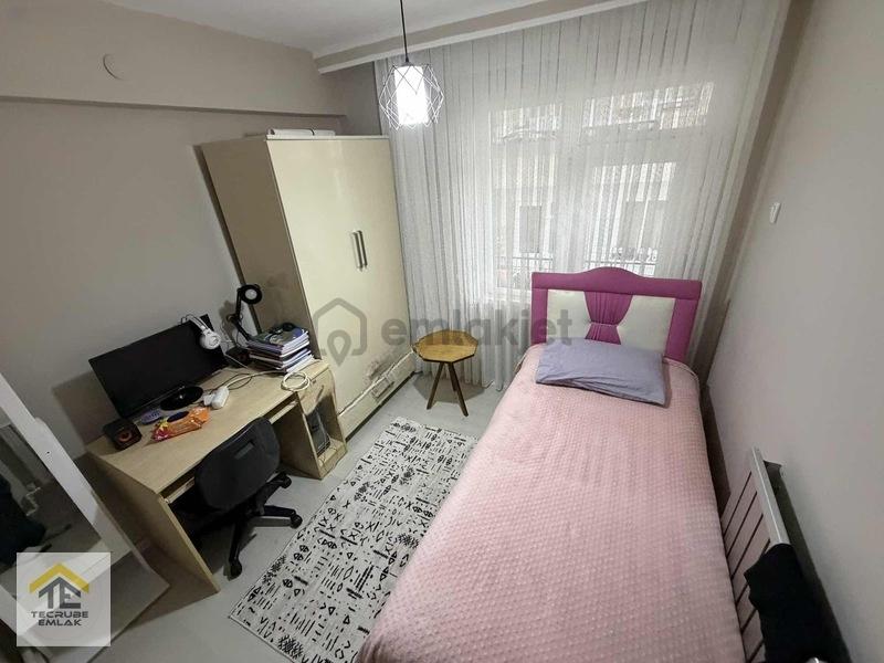 Atış Caddesi Üzerinde Orta Katta 3+1 Manzaralı Full Yapılı - 16