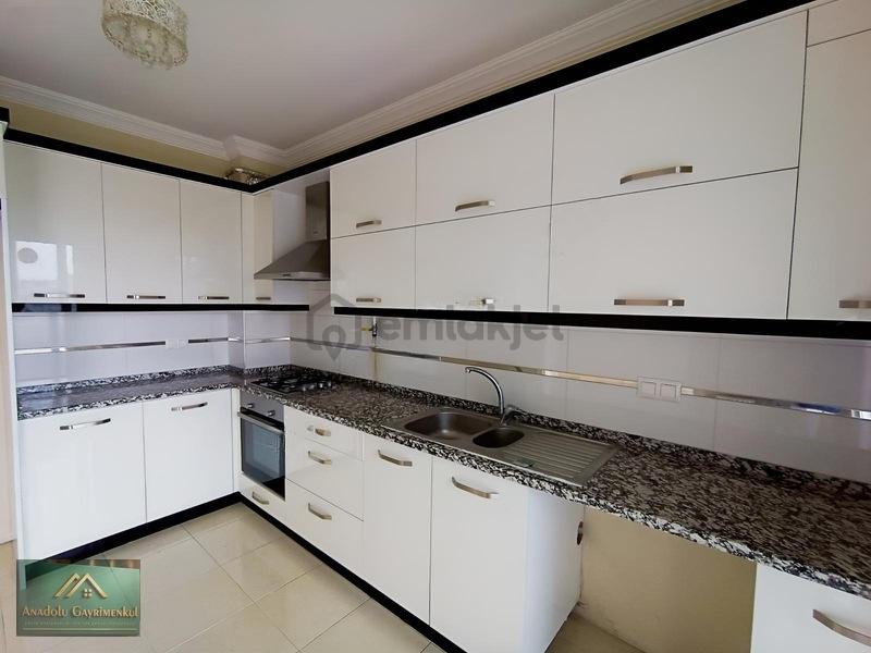 Şirinevlerde Ebeveyn Banyolu Geniş Kullanışlı 3+1 Site Dairesi - 2
