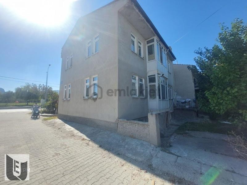 Devlet Hastanesi Caddesi Üzerinde Köşe Konum Müstakil Ev - 3