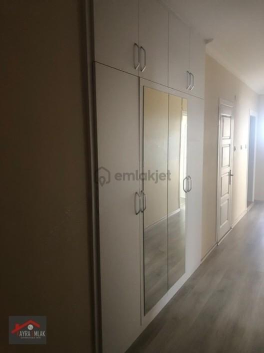 Yaşam Evlerinde Manzaralı Geniş Kiralık 3+1 Daire - 13