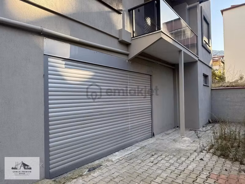 Zeytinköy'de 2 Bloklu Site İçerisinde 2+1 Eşyalı Lüks Daire - 18