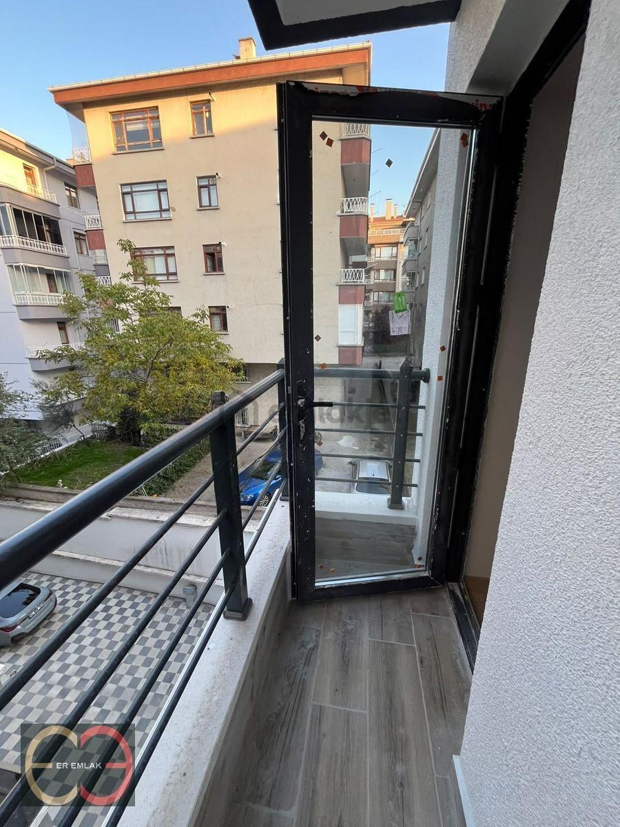 Anıttepe 'de Metroya Anıtkabir'e Yakın Katta Kiralık 1+1 Daire - 15