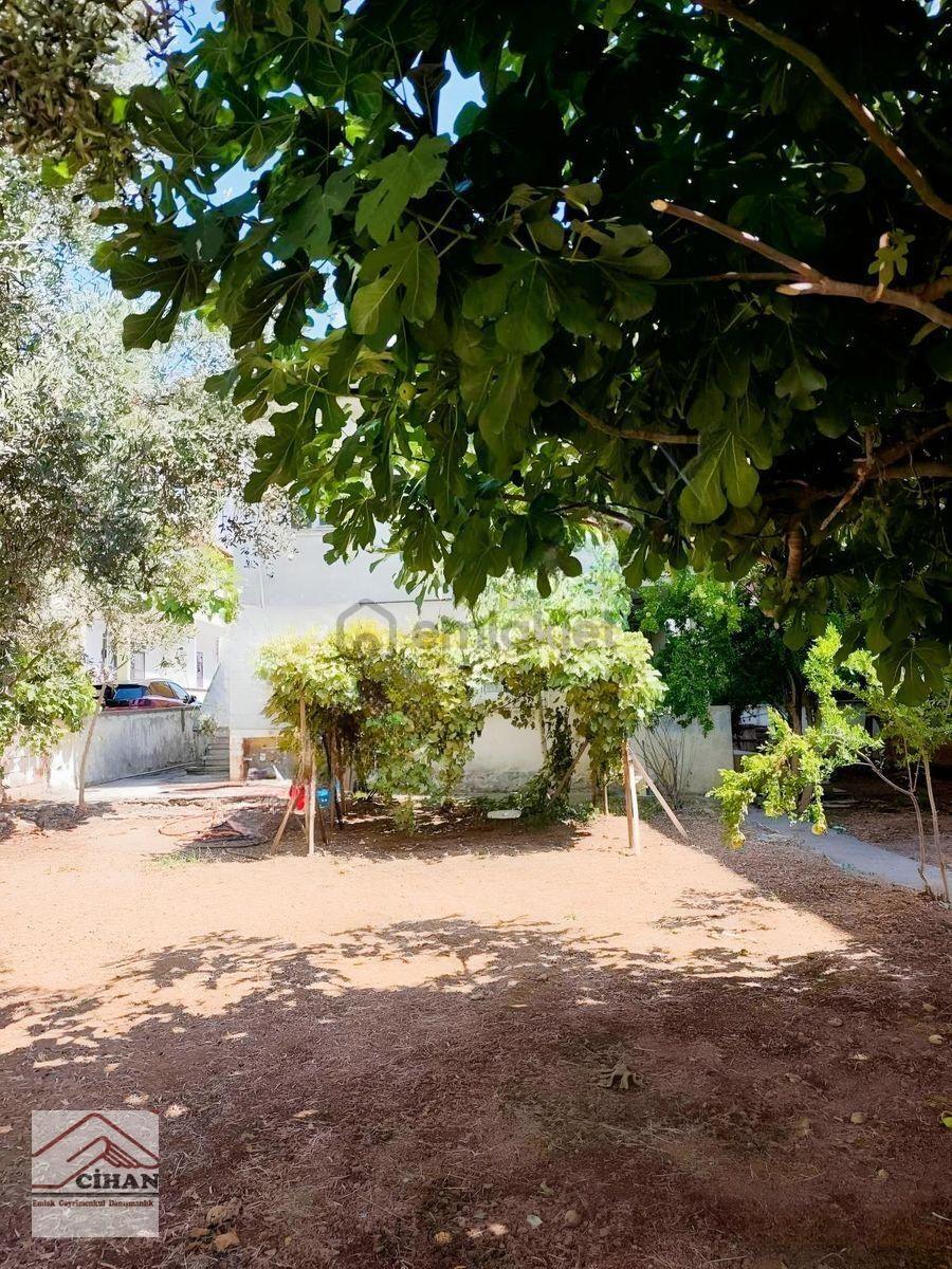 Satılık Müstakil Ev 530 M2 Arsaya Sahip - 2